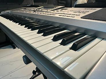 Sintezatorlar: Sintezator, Korg — 10