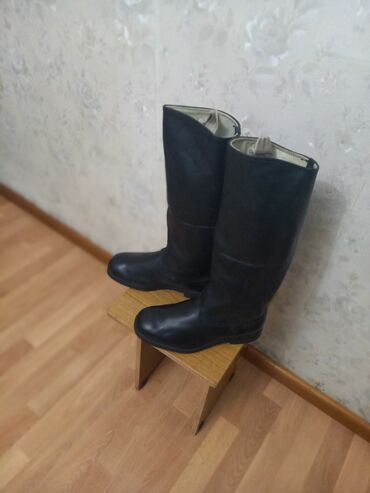 Другая мужская обувь: Продаю офицерские яловые сапоги, советского производства (оригинал)