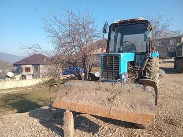 Traktorlar: Belarus 82.1 traktor – ön bıçaqlı (buldozer tipli) Xüsusiyyətlər: - — 5