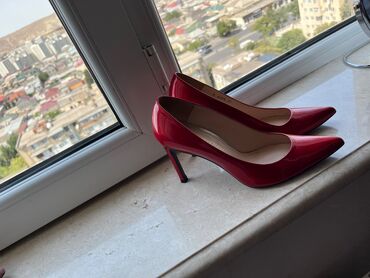 Tuflilər, Ölçü: 37, rəng - Qırmızı, İşlənmiş