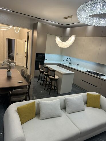 Həyət evləri və villaların satışı: Mərdəkan 5.5sotda ideal ərazidə Bravo marketin arxasında geniş — 48