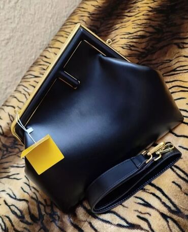 сумка fendi: Классикалык сумка, Fendi, Материалы: Жасалма булгаары, Аялдарга, Жаңы