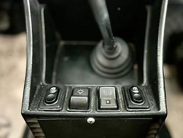 VAZ (LADA): VAZ 2107 sedan - Kuzov: 4 qapılı, ağ rəng, xrom ön barmaqlıq və — 7