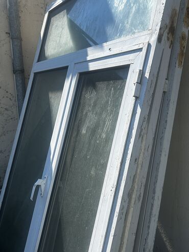 aluminum qapi pencere: Alminum ağ rəngli 3 ədəd pəncərə