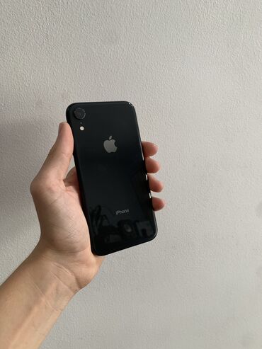 Apple iPhone: IPhone Xr, Б/у, 64 ГБ, Черный, Наушники, Зарядное устройство, Защитное стекло, 76 %