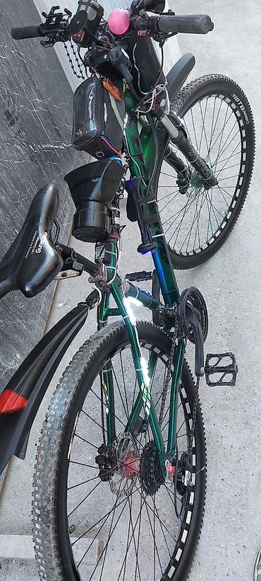 velosiped satiram 28: Tam aksesuarlarla təchiz edilmiş dağ velosipedi Xüsusiyyətlər: - 29" — 6