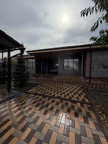 Үйлөрдү сатуу: 4 бөлмө, 220 м², 6 соток, Бишкек, Менчик ээси — 4