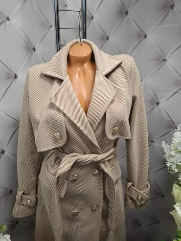 Kaputi: Ženska kaput-dukserica sa kapuljačom - Moderan kroj do sredine — 6