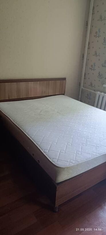 кровать 180 200: Двуспальная кровать, Б/у, С матрасом, Другой материал, длина - 2200 см