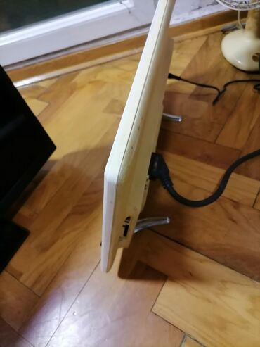 Televizori: TV TESLA Led tanki 24 inča ili 60 dijagonala ekrana ispravan sa jednom — 11