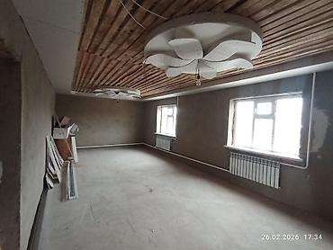 Продажа коттеджей и домов: Продаётся частный дом. второй этаж мансард, (недостроен), на первом — 9