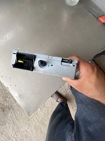 səs ucaldıcılar: Mercedes‑Benz orijinal multimedia/radio başlıq bloku Model/Məlumat — 3