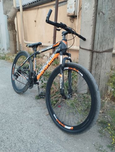 skorsnoy velosiped: İşlənmiş Dağ velosipedi Adidas, 29", sürətlərin sayı: 21, Ünvandan götürmə