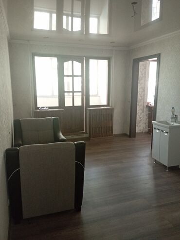 продается 3 комнатная квартира политех: 3 бөлмө, 61 кв. м, 104-серия, 1 кабат, Косметикалык ремонт