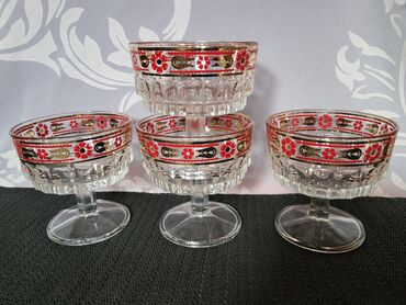 Čaše: Case nove italijanske za vino 70te. Sve na casama odsjaj od svetla na lalafo.rs — 4 Čaše: Case nove italijanske za vino 70te. Sve na casama odsjaj od svetla — 4