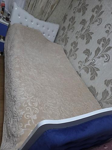 Tək nəfərlik çarpayı və döşək dəsti - Ölçü: təxmini 90x200 sm (tək