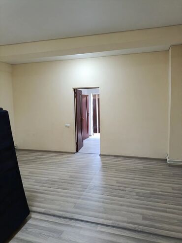 Долгосрочная аренда домов: 30 м², 1 комната, Теплый пол, Бронированные двери, Забор, огорожен