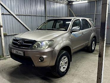 Toyota Fortuner: 2006 г., 2.7 л, Автомат, Газ, Внедорожник
