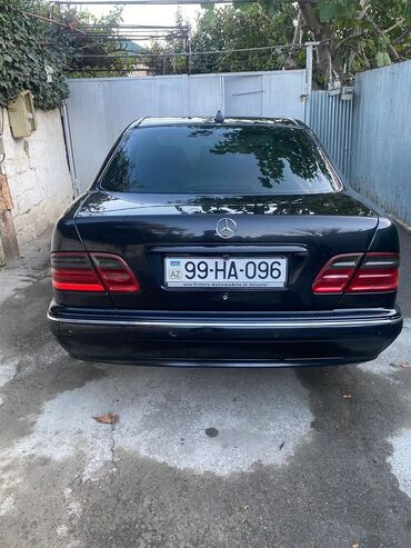 mercedes şarlotta: Mercedes-Benz 220: 2.7 l | 2001 il Sedan