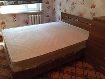 двухспалный кровати: Двуспальная кровать, Б/у, С матрасом, длина - 200 см