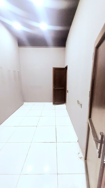 Mağazalar: Göyçay ş. tam mərkəzdə çox əla yerdə 3 mərtəbə + monsar + aşağıda — 10