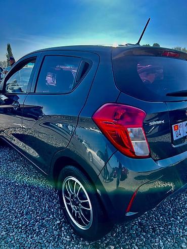 spark 2021: Chevrolet Spark: 2018 г., 1 л, Автомат, Бензин, Хэтчбэк — 3