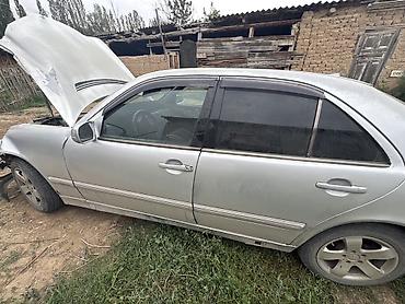 Скупка авто: Mercedes-Benz E‑Class (W210), седан, серебристый цвет. Автомобиль — 4
