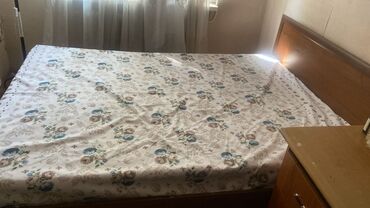 квартира долгосрочное кызыл аскер: 3 бөлмө, Менчик ээси, Чогуу жашоо менен, Толугу менен эмереги бар