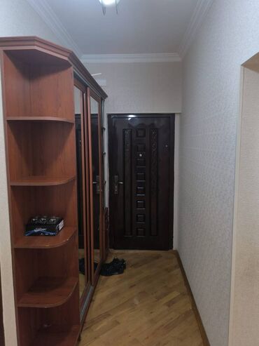 Uzunmüddətli kirayə mənzillər: Memar Əcəmi metro stansiyası 5-10 dəqiqə piyada məsafədə yerləşir, 111 — 11