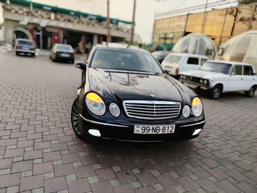 Mercedes-Benz: Mercedes-Benz E-Class: 2.6 l | 2002 il Sedan — 2