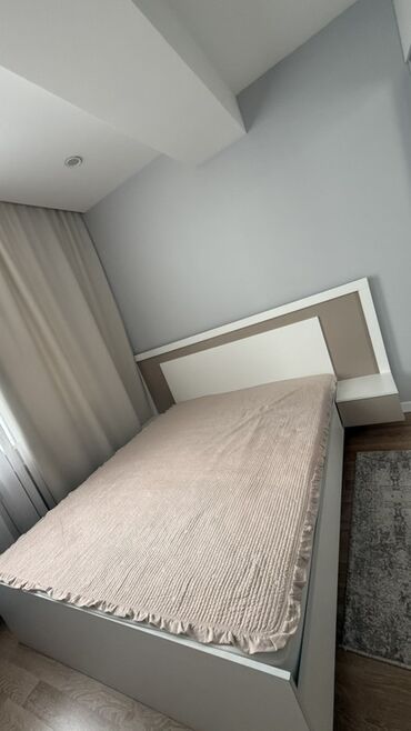 кровать на двоих: Двуспальная кровать, Без матраса, длина - 200 см