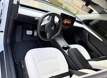 Tesla: Tesla Model Y: 2023 г., Электромобиль, Кроссовер lalafo.kg да — 9 Tesla: Tesla Model Y: 2023 г., Электромобиль, Кроссовер — 9