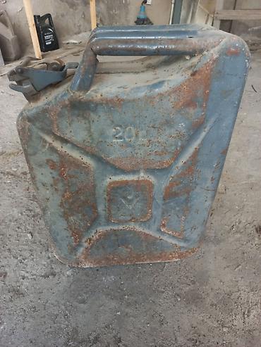 бочки для питьевой воды: Məhsul: Metal yanacaq bidonu - Tutumu: 20 litr (korpusun üzərində — 2