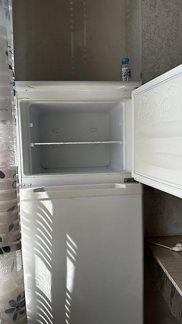 холодильник бутка: Холодильник BEKO, двухкамерный, классический белый цвет. Верхняя — 4