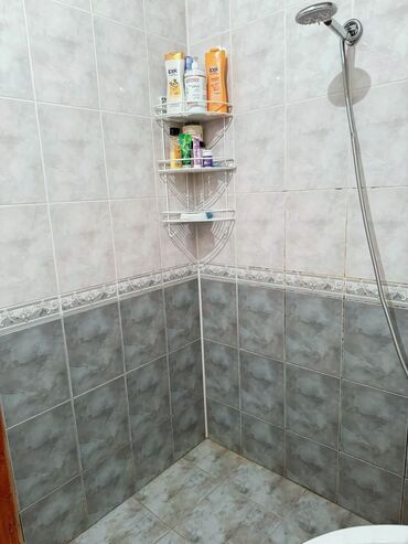 Uzunmüddətli kirayə mənzillər: Salam. Ev uzunmuddetli verilir. QARA QARAYEV METROSUNUN duz cixisinda — 10