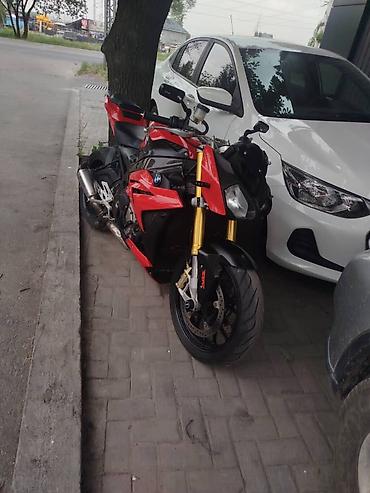 Мототехника: BMW S1000R, нейкед-спорт. Основные характеристики и оснащение: - — 9