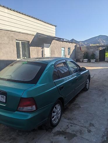 салон машины: Hyundai Accent: 2001 г., 1.5 л, Механика, Бензин, Седан — 4