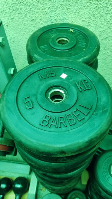 ganteli barbell 2kh20 kg: Блины BARBELL 5кг
диаметре 25мм 
количество пока есть
1кг - 200 сом