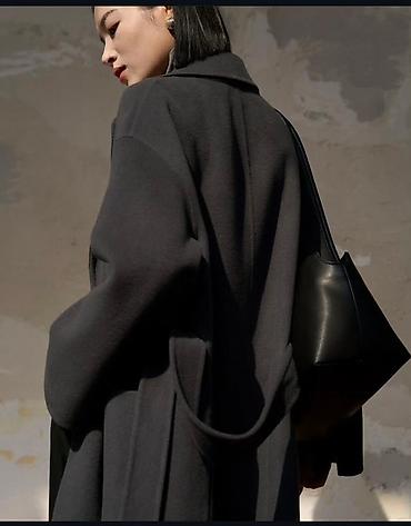 Пальто: Женское пальто-халат темно-серого цвета - Крой: свободный, длина — 8