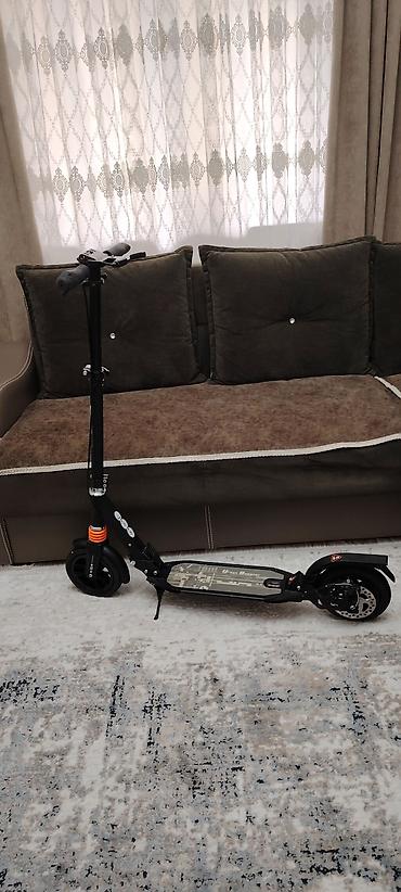 ninebot e2 pro: Şəhər üçün rahat və yığcam skuter - Model: Urban Scooter (gövdədə — 1