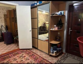 кок добо: 3 комнаты, 69 м², Сталинка, 2 этаж, Косметический ремонт