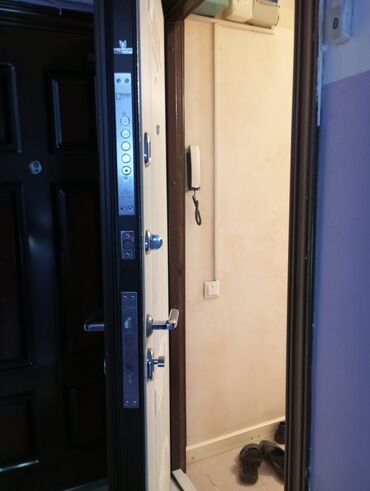 квартира люксембург: 3 комнаты, 58 м², 104 серия, 2 этаж, Косметический ремонт