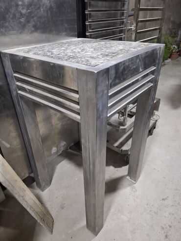 Restoran mebeli: Paslanmayan metaldan hazırlanmış, mərmər səthli yemək paylama stolu — 7