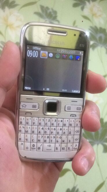nokia asha 300: Nokia E72, цвет - Белый, Кнопочный
