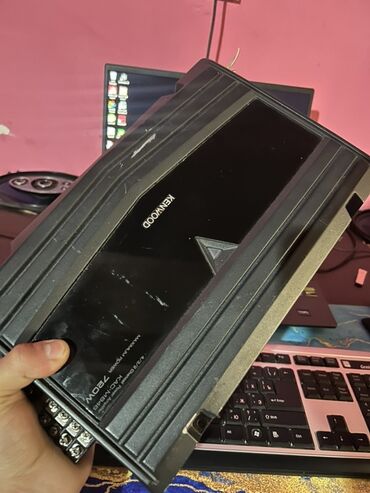 Qulaqcıqlar: Kenwood ideal veziyetdedi her kanala 80 rms verir 6 və 8 kalonkanı