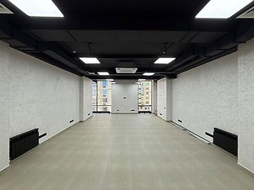 Коммерциялык мүлк: Ижарага Толугу менен кеңсе: 60 м², Бизнес борборунда, Ремонту менен, Биринчи катар — 6