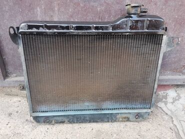 Auto delovi: Hladnjak mesingani Lada 2107 Riva, Lada 2104 Karavan,2105 broj 6 — 7