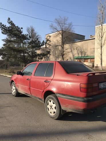 газ 14: Volkswagen Vento: 1993 г., 1.8 л, Механика, Бензин, Седан