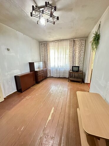 центральная мечеть: 2 бөлмө, 40 кв. м, Хрущевка, 1 кабат, Эски ремонт