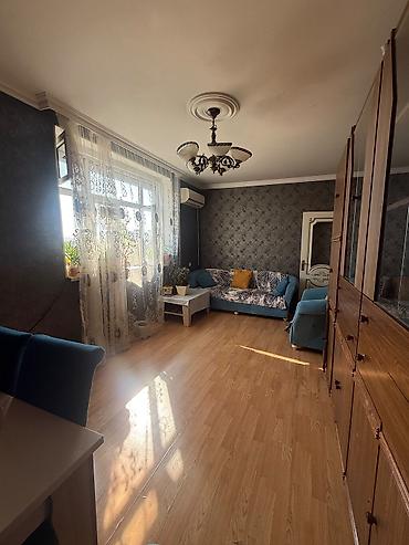 квартира посуточно: 3 otaqlı mənzil – geniş və işıqlı - Plan: ayrı mətbəx, böyük zal, 2 — 2